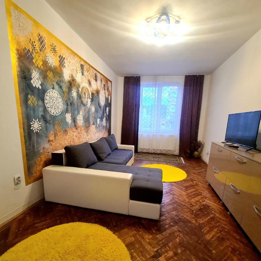 Mural Art Apartament Petroşani Eksteriør billede